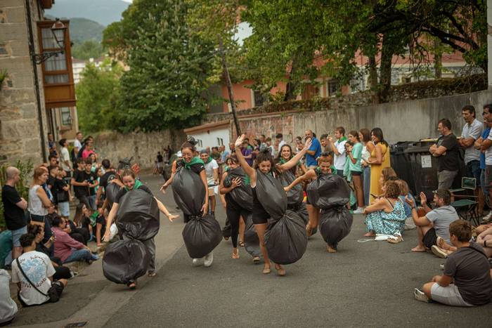 Bizikletak irudimenez jantzi 85 1757325896864