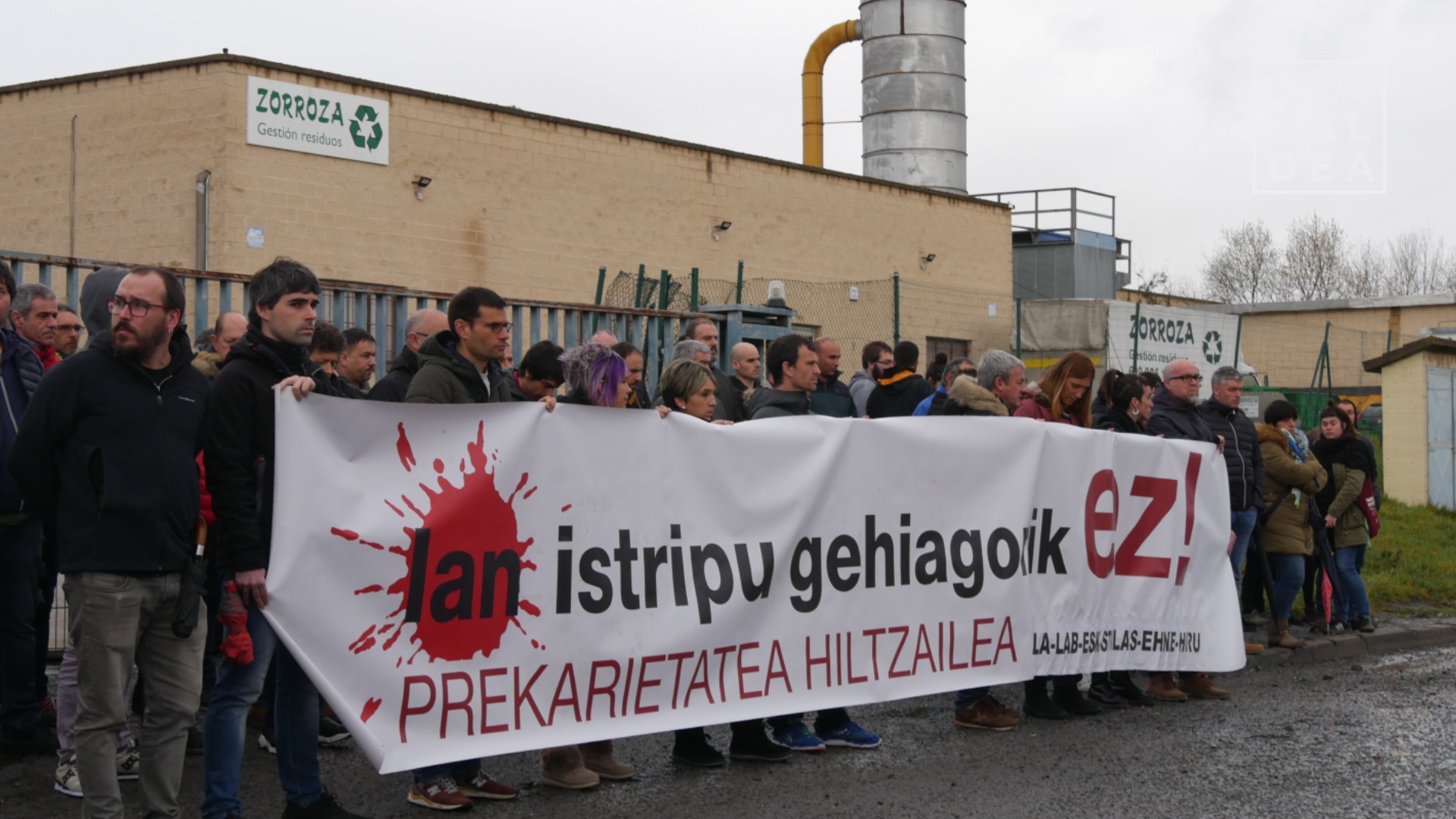 Lan istripuak: Aiaraldeko pandemia zaharrak ez du etenik