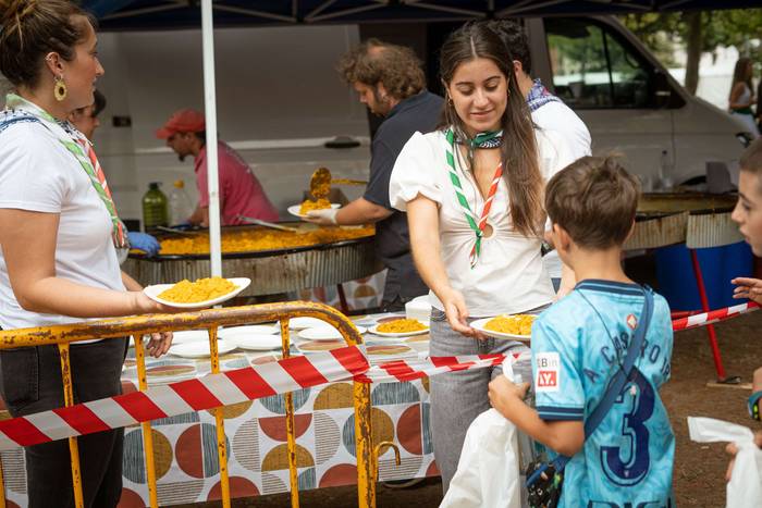 Haur eta nagusiak izan dira  62 1755092672992