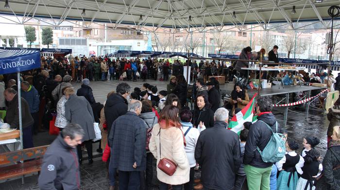 Gabonetako elkartasun azokak 59 1513600643865