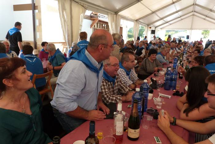 Auzokide ugarik hartu zuten  94 1506366919105