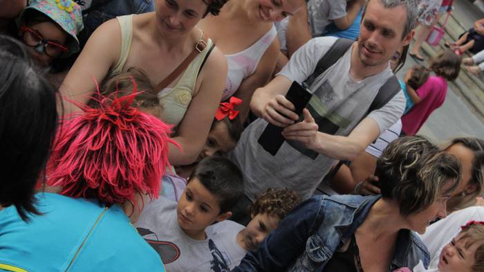 Ilusioa eta muxuak banatu di 28 1499276970836