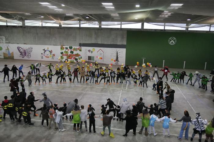 Desfilerik gabe, baina dantz 70 1770997290468