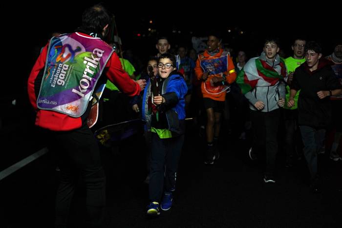 Ehunka lagun atera ditu Korr 120 1774607559162