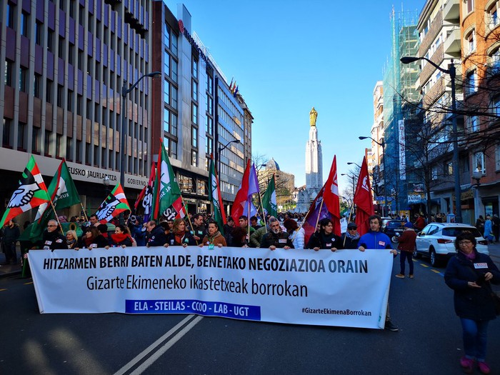 Jarraipen txikia izaten ari da greba eskualdeko gizarte ekimeneko itunpeko ikastetxeetan