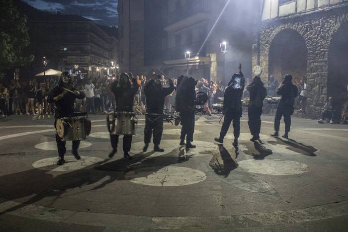 Deabru Beltzak taldeak gaua  20 1501492931422