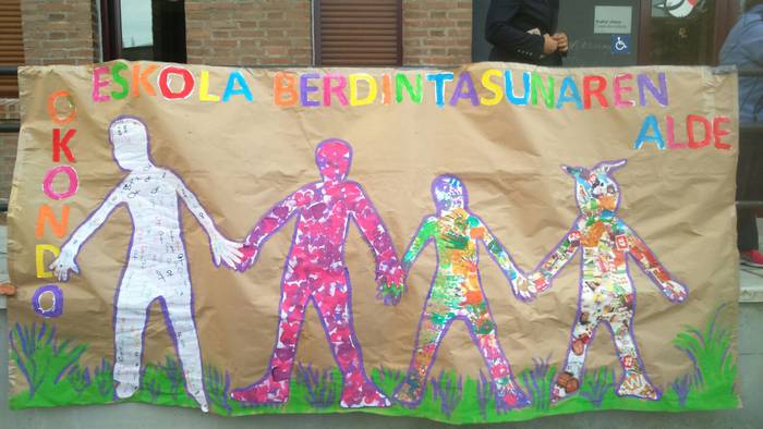 Ehunka lagun bildu dira esku 19 1489001147369