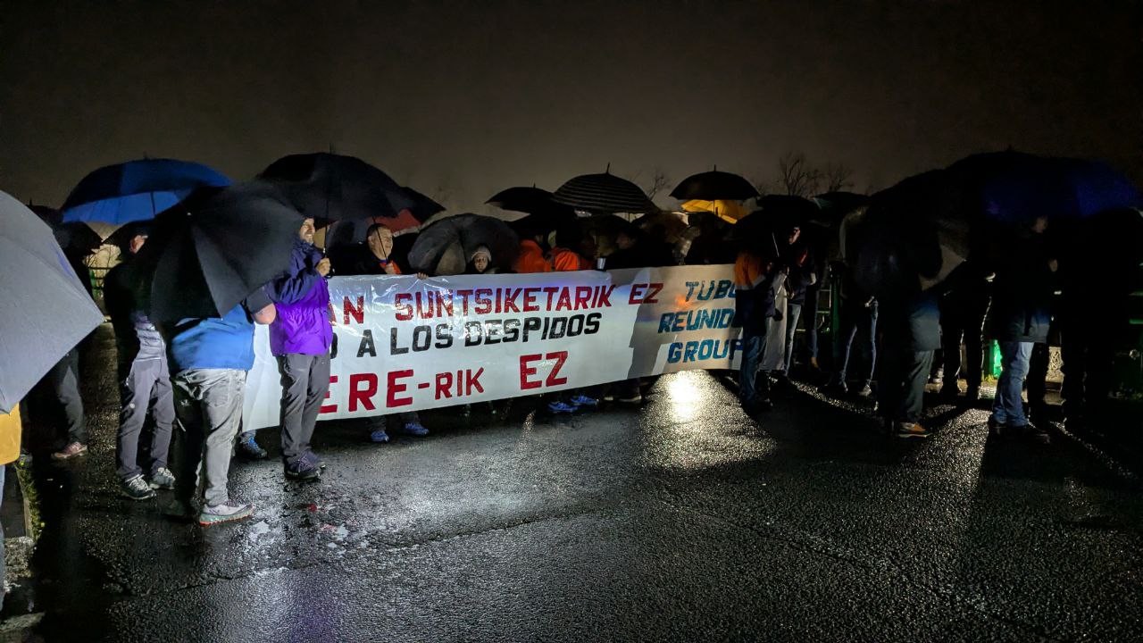 Erabateko jarraipena izaten ari da Tubos Reunidoseko langileen hirugarren greba egunak