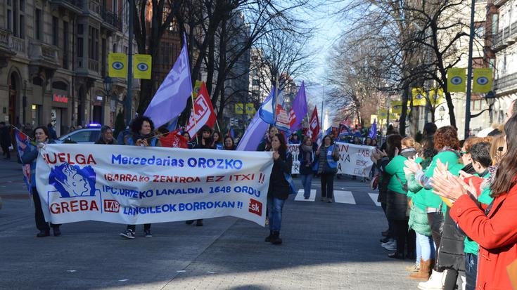 Bizkaiko zaintza sektoreko protestaren buruan egon dira gaur Madres Mercedarias zentroko langileak