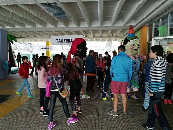 Laudio Ikastolako hainbat be 19 1495543925225