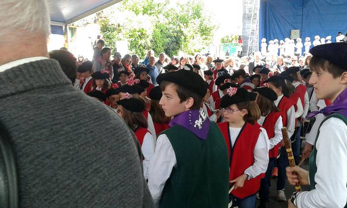 Aiarako Jaien giroa berotu d 11 1493393764818