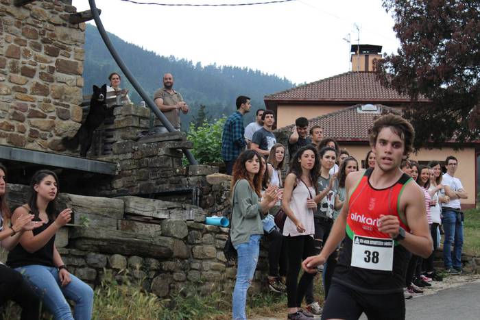 Auzoko mendiak zeharkatu zit 46 1498471036661