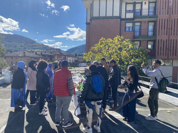 55 lagun bildu zituen bigarr 31 1763132264211