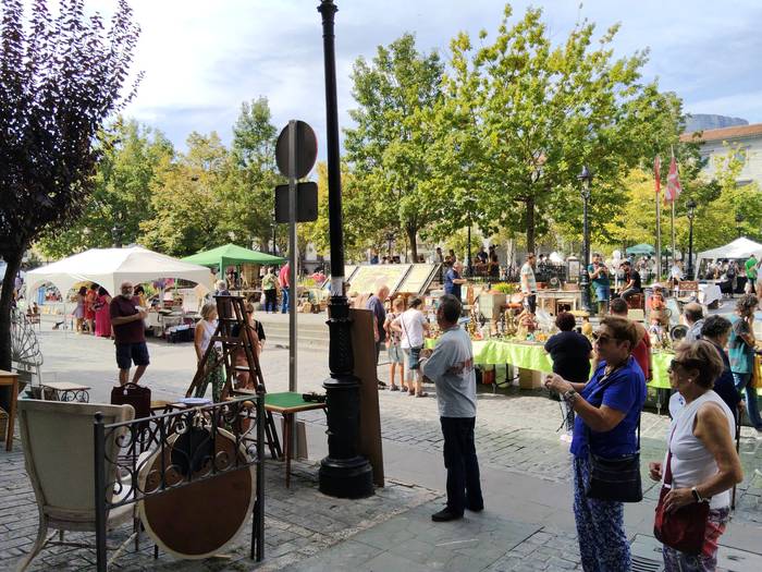 Antzinako objektuz eta bildu 76 1758391007153