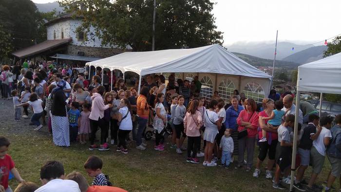 Berazako Jaietan umeek izan  4 1506940388485