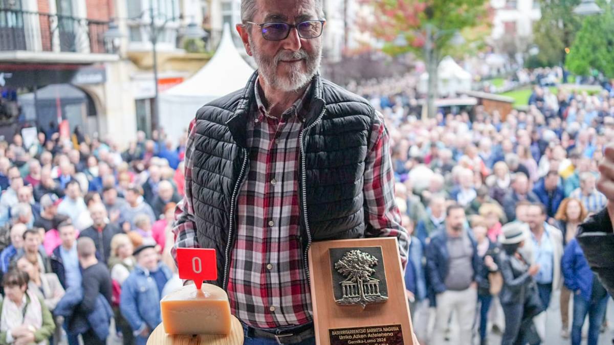 Aginagako Larrabe Gaztandegiak berriro irabazi du Gernikako Urriko Azken Asteleheneko Azokako lehiaketa