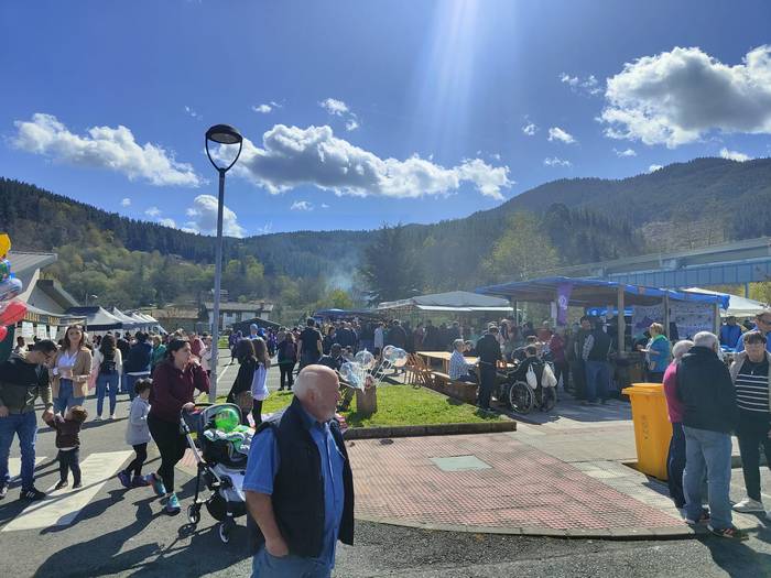 Baserri azoka ospatu dute Ok 7 1679833047871