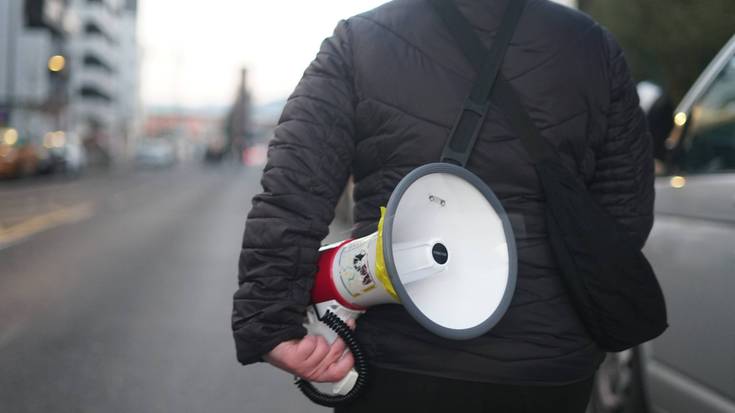 EH Bilduko zinegotzi baten dimisioa eskatu du Omniak, greba orokorreko piketeetan “modu oso aktiboan” parte hartzeagatik