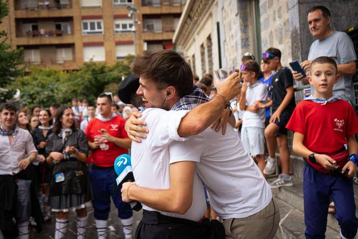 Lehertu da festa-giroa Amurr 63 1755025732278