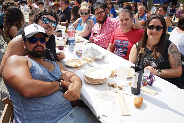 Ehunka lagun bildu ditu Lati 18 1758394274454