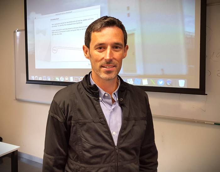 Mikel Reparaz EITBko nazioarteko kazetaria eskuin muturraren eta Donald Trumpen gorakadari buruz mintzatuko da Faktorian ostegunean