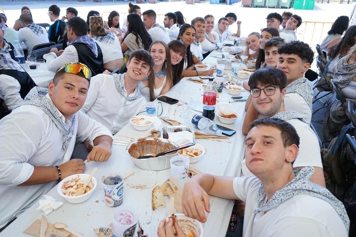 Jendetza batu da kuadrillen  69 1756403349360