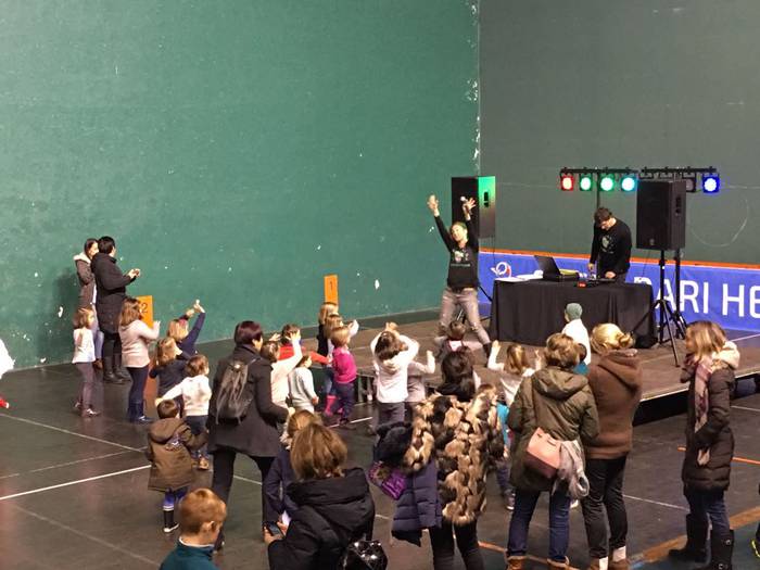 Euskararen eguna dela-eta, e 4 1512206940486