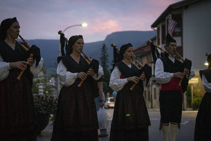 Hasiera eman diote Urdufolk  3 1759570095878