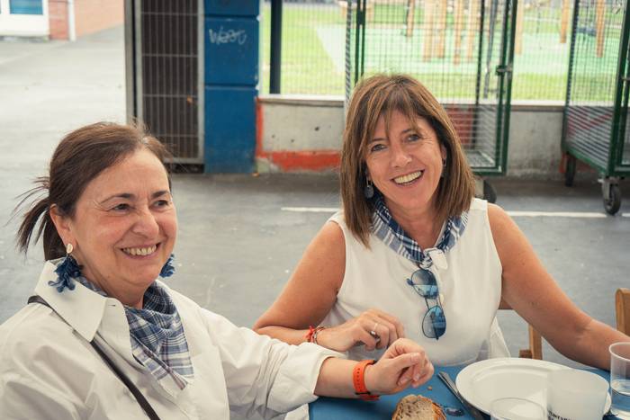 Ehunka lagun bildu dituzte j 119 1757018670000