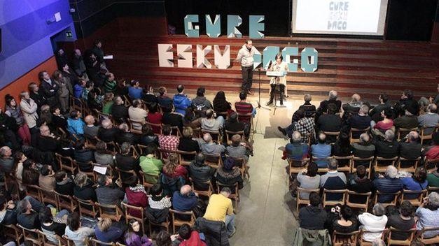 "Gure Esku Dago" ekimenak herri argazkia egingo du larunbatean