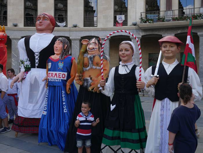 Dantza eta sua uztartu zitue 45 1661604265234