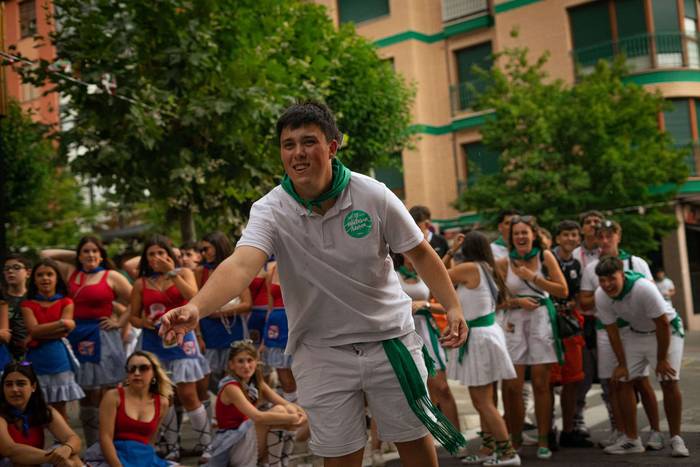 Lehertu da festa-giroa Amurr 2 1755025622730