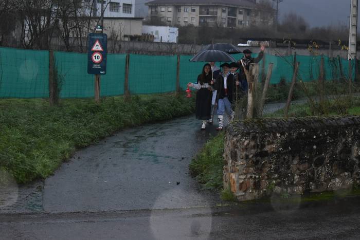 Hotzak eta euriak ez zuten e 6 1766745537288