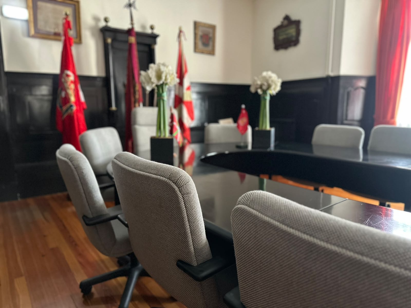 Urduñako Udalak kudeaketa ekonomikoa sendotu eta funtsezko zerbitzuak hobetzen darrai