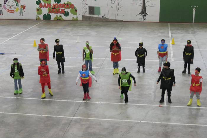 Desfilerik gabe, baina dantz 35 1770997091589