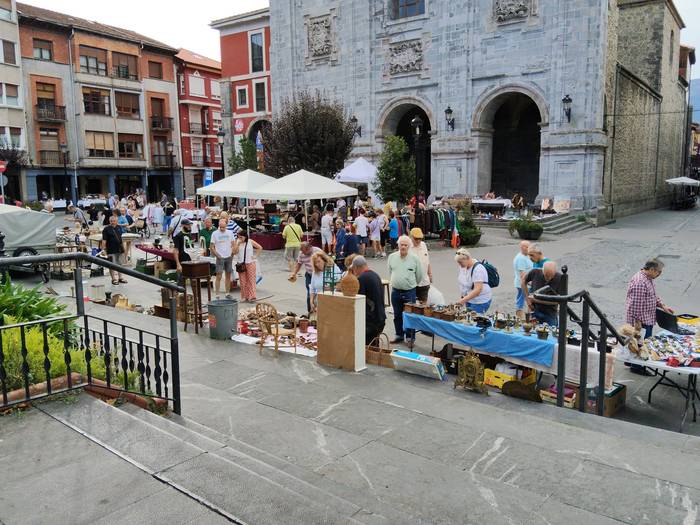 Antzinako objektuz eta bildu 56 1758390951598