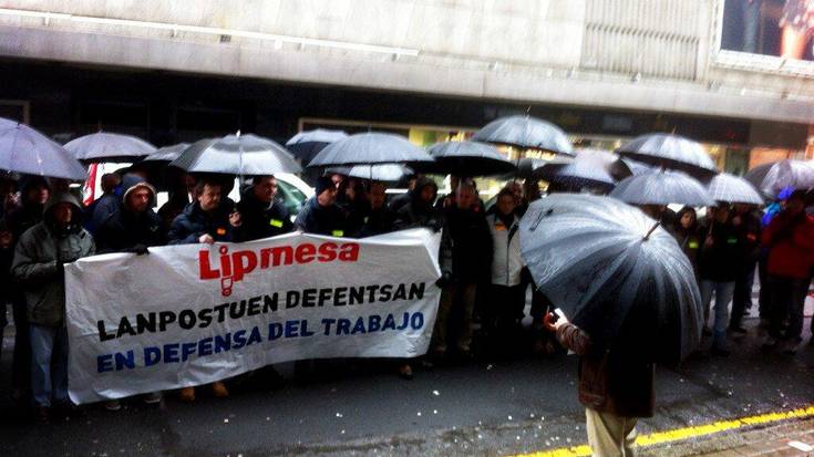 LIPmesa enpresako langileek kontzentrazioa egin dute Bilbon