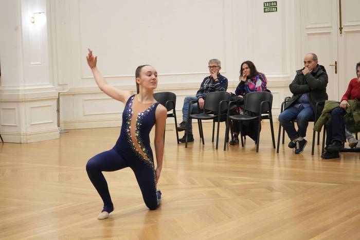 Jon Riverak gimnasia erritmi 10 1766777026142