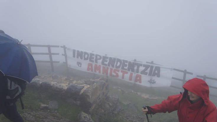 Nafarroa Eguna ospatu zuten Untzuetako tontorrean