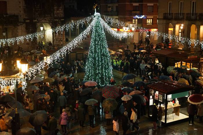 Piztu dira "Herri Eguberriak 4 1766167116791