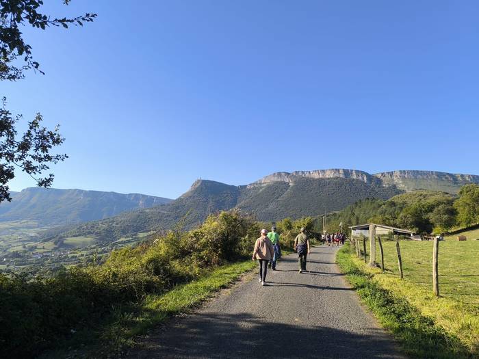 Adin guztietako mendizaleek  42 1760277216143