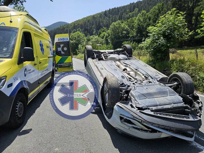 Gidari bat ospitaleratu zuten atzo, autoa Orozkon irauli ondoren