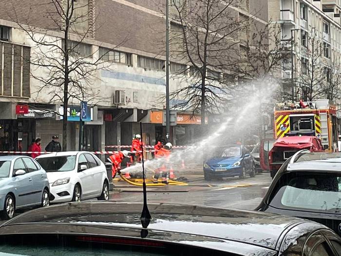 Estolda batek gainezka egin du eta Zumalakarregi etorbidea moztu dute