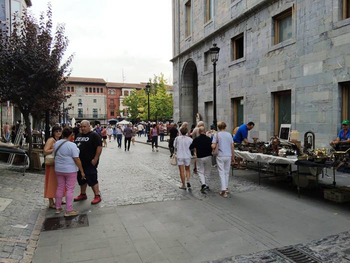 Antzinako objektuz eta bildu 12 1758390827028