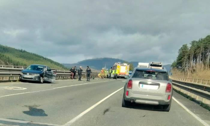 Auto istripua gertatu A-625 errepidean, Gardean