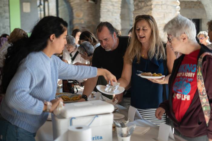 Jatorri ezberdinetako emakum 9 1760897367891