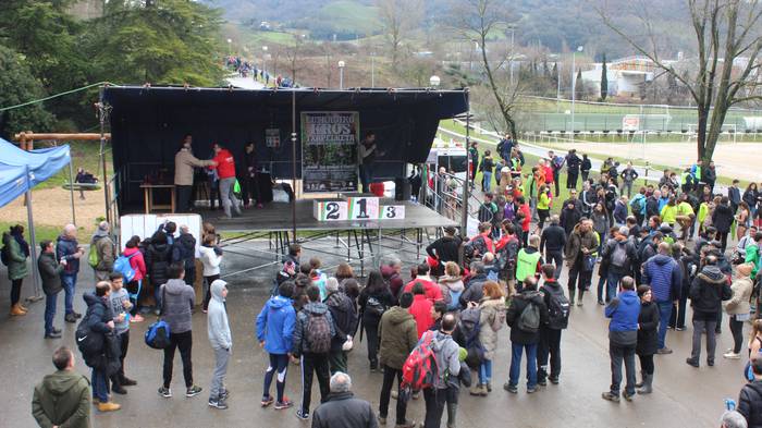 Ehunka lasterkarik bete ditu 50 1518372656875