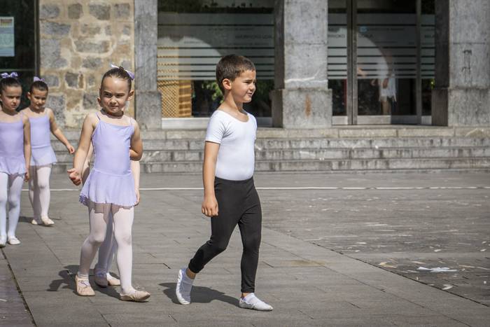 Dantzaz bete dute Amurrioko  3 1776607492241