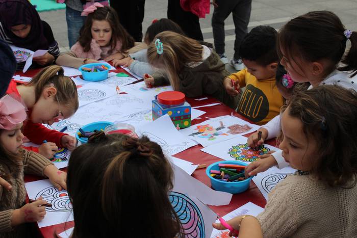 Errefuxiatuen aldeko jaia