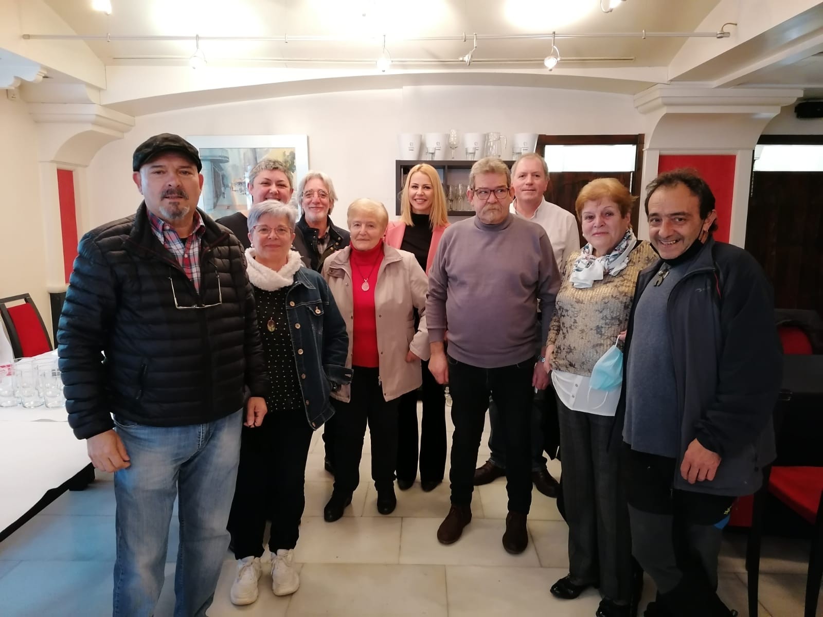 Bisita ofiziala egin dute Romulo Jatetxeko margolanen erakusketara, Urduña eta Haroren arteko truke kulturalaren barruan